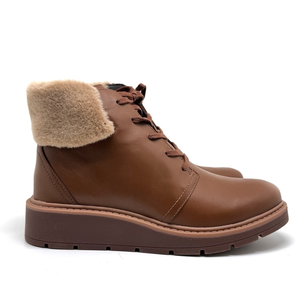 Clarks Leighly Lace Up Leather Boots with Faux Fur Cuff Brown Size 8